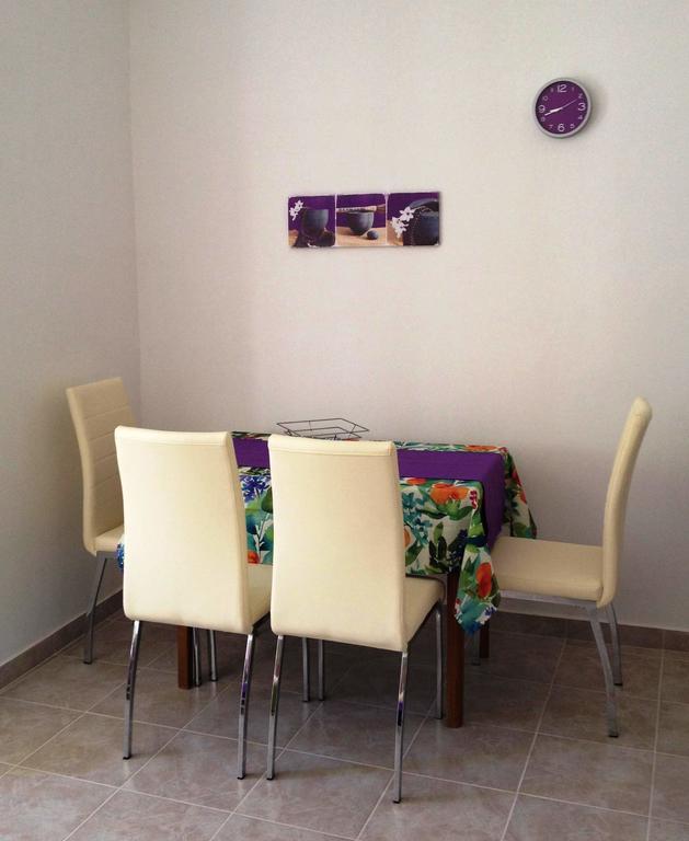 Apartaments Oma & Opa Banjol Esterno foto
